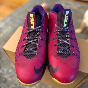 Nike Air Max - LeBron X